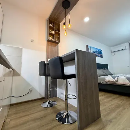 Royal 1 Daire Paraćin